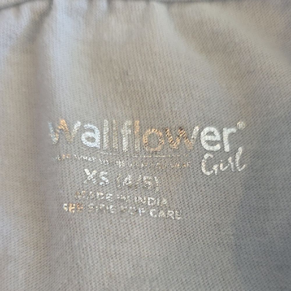 Wallflower Blue Short Sleeve Tee with Cartoon Cat Design - Picture 2 of 4